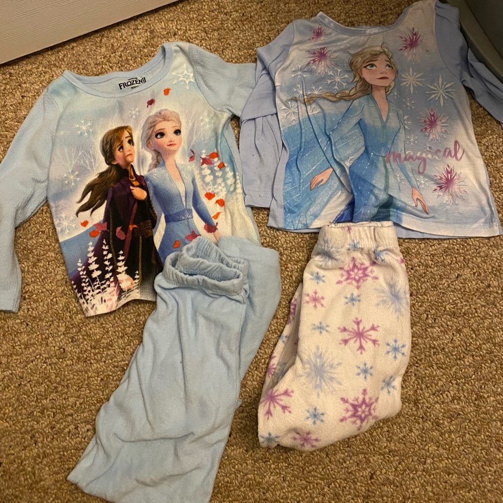 Frozen 3T pajama bundle